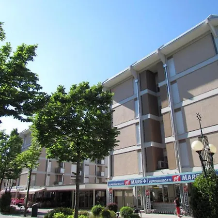 Apartament Colorful Attic With Terrace-beahost *